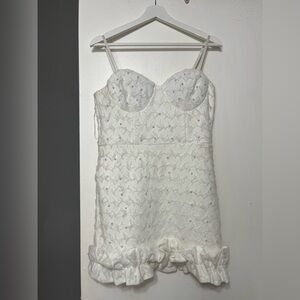 Elegant White Strapless Dress